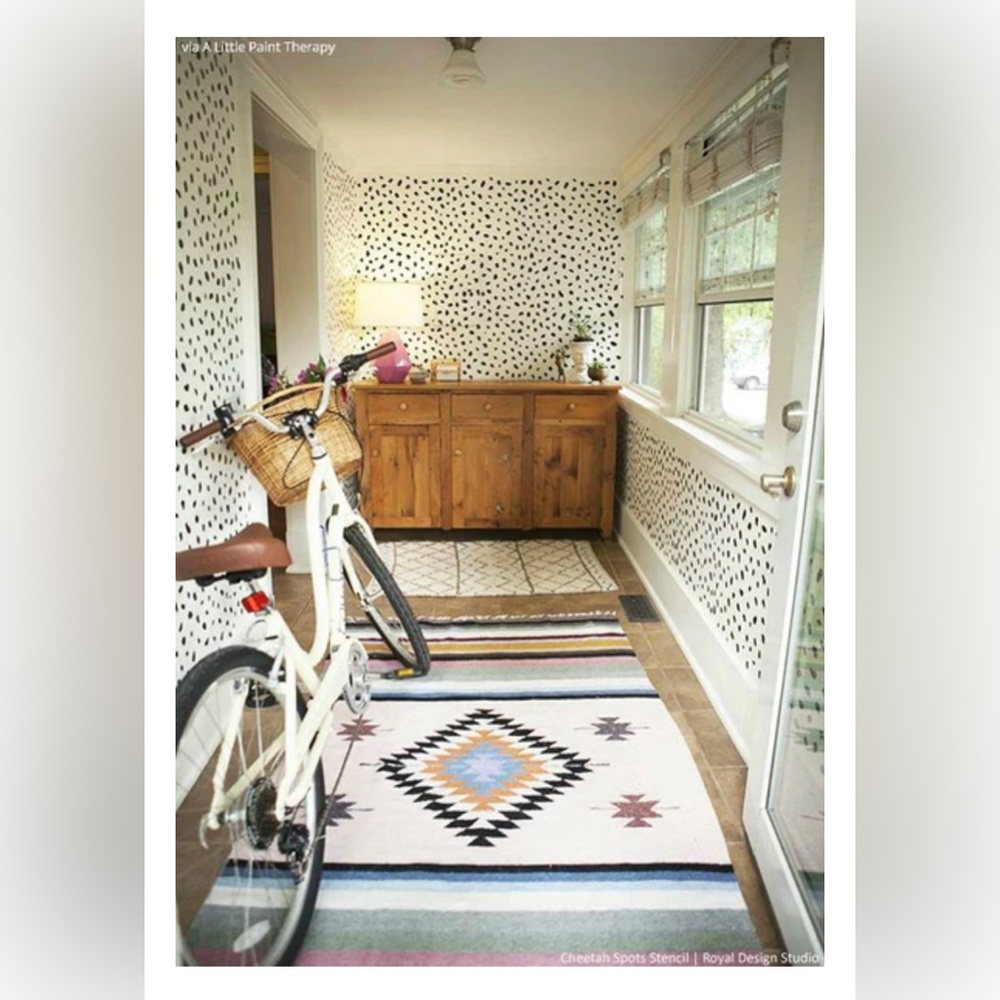 Royal Design Studio Cheetah Stencil for wall or fabric art - Picture 2 of 7